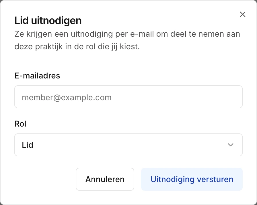 Het venster om een collega uit te nodigen, met e-mailadres en rol